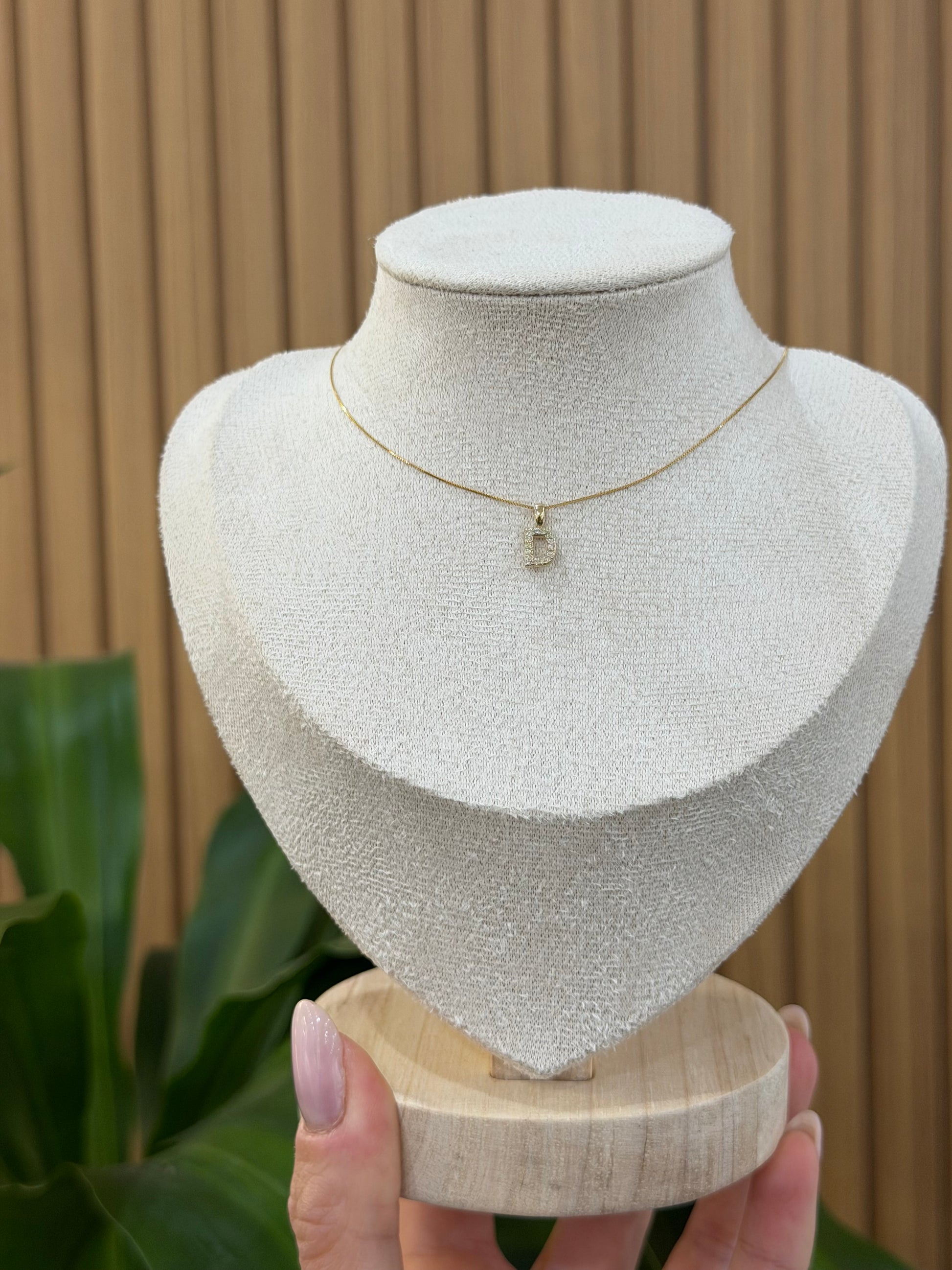 COLLANA INIZIALE D ORO 9 CARATI CON DIAMANTINI