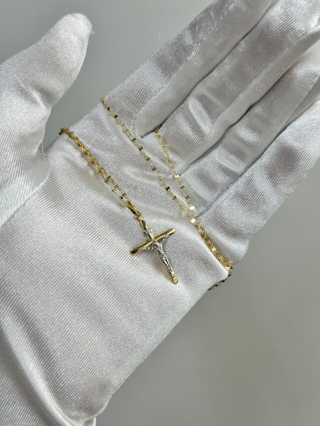 COLLANA CON CROCE E SPECCHIATA ORO 18KT