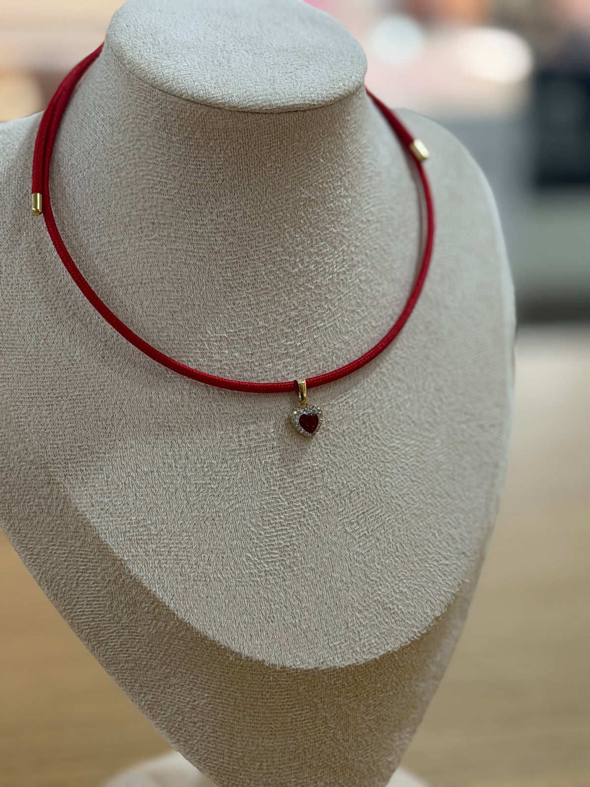 CHOKER ROSSO CALAMITA CON CUORE ORO 18KT