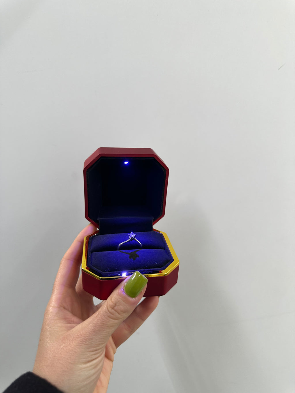 ANELLO SOLITARIO ORO 18KT CON DIAMANTE