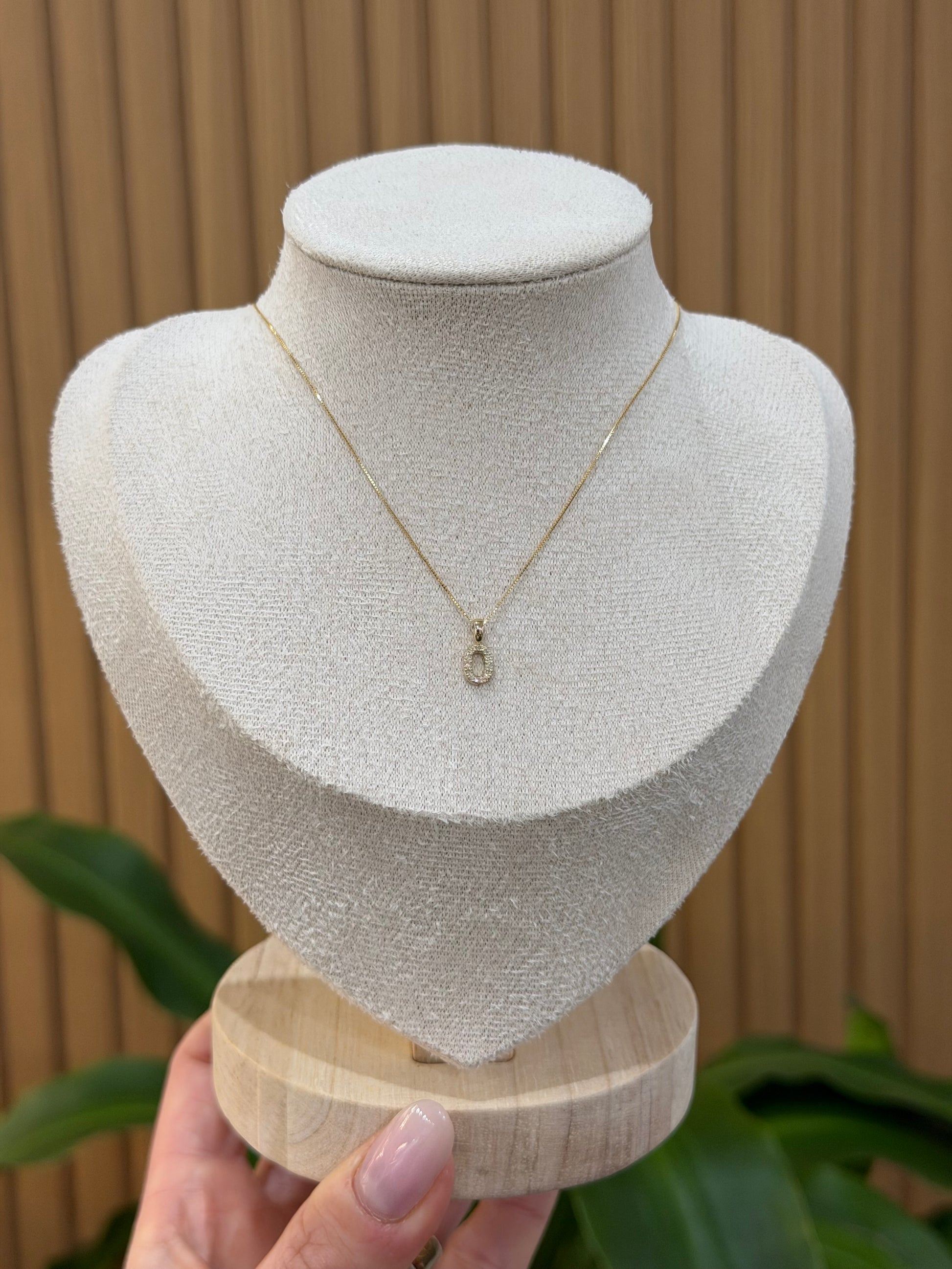COLLANA INIZIALE O ORO 9 CARATI CON DIAMANTINI