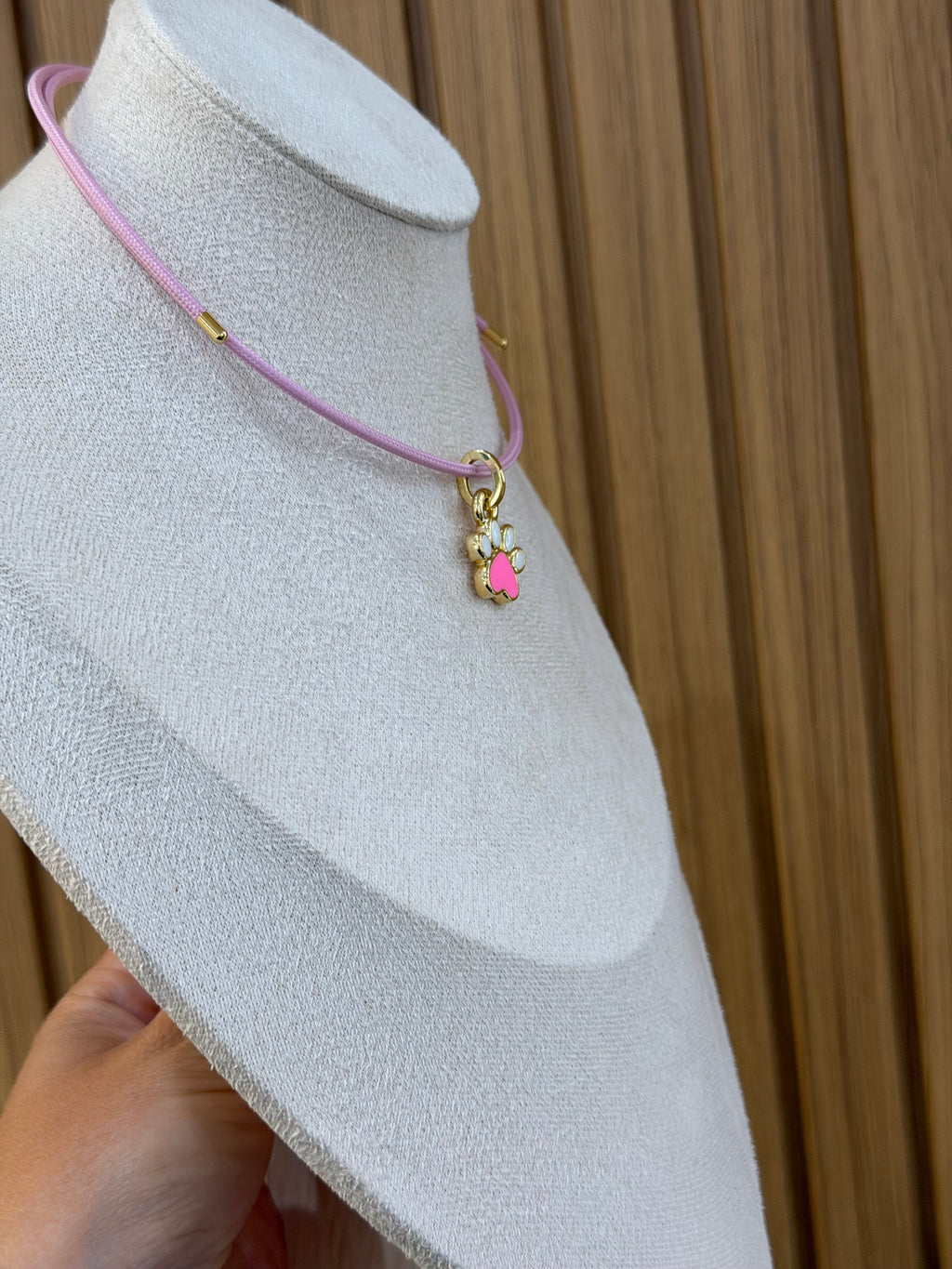COLLANA CALAMITA CON CIONDOLO ZAMPETTA ORO 18KT