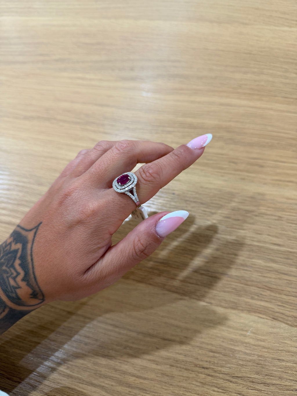 ANELLO ORO 18KT CON DIAMANTI E RUBINO