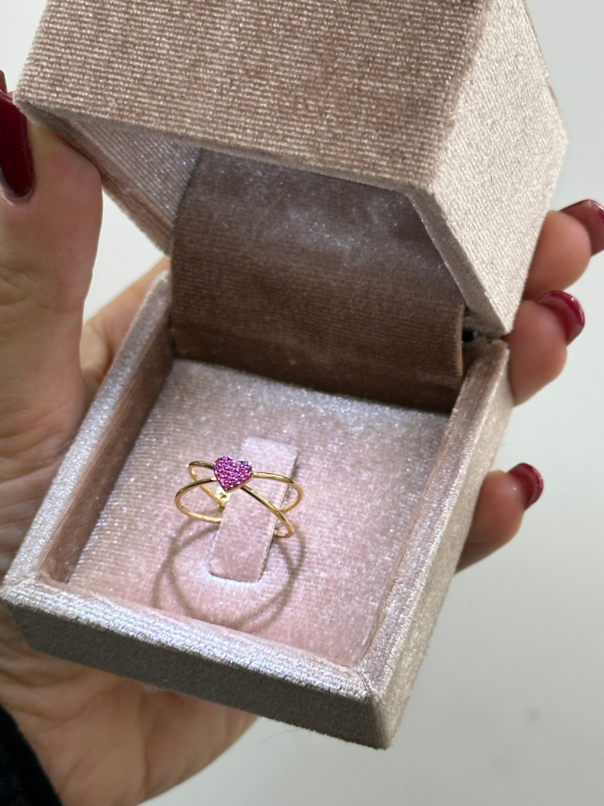 ANELLO INTRECCIO CON CUORICINO IN ORO 18KT
