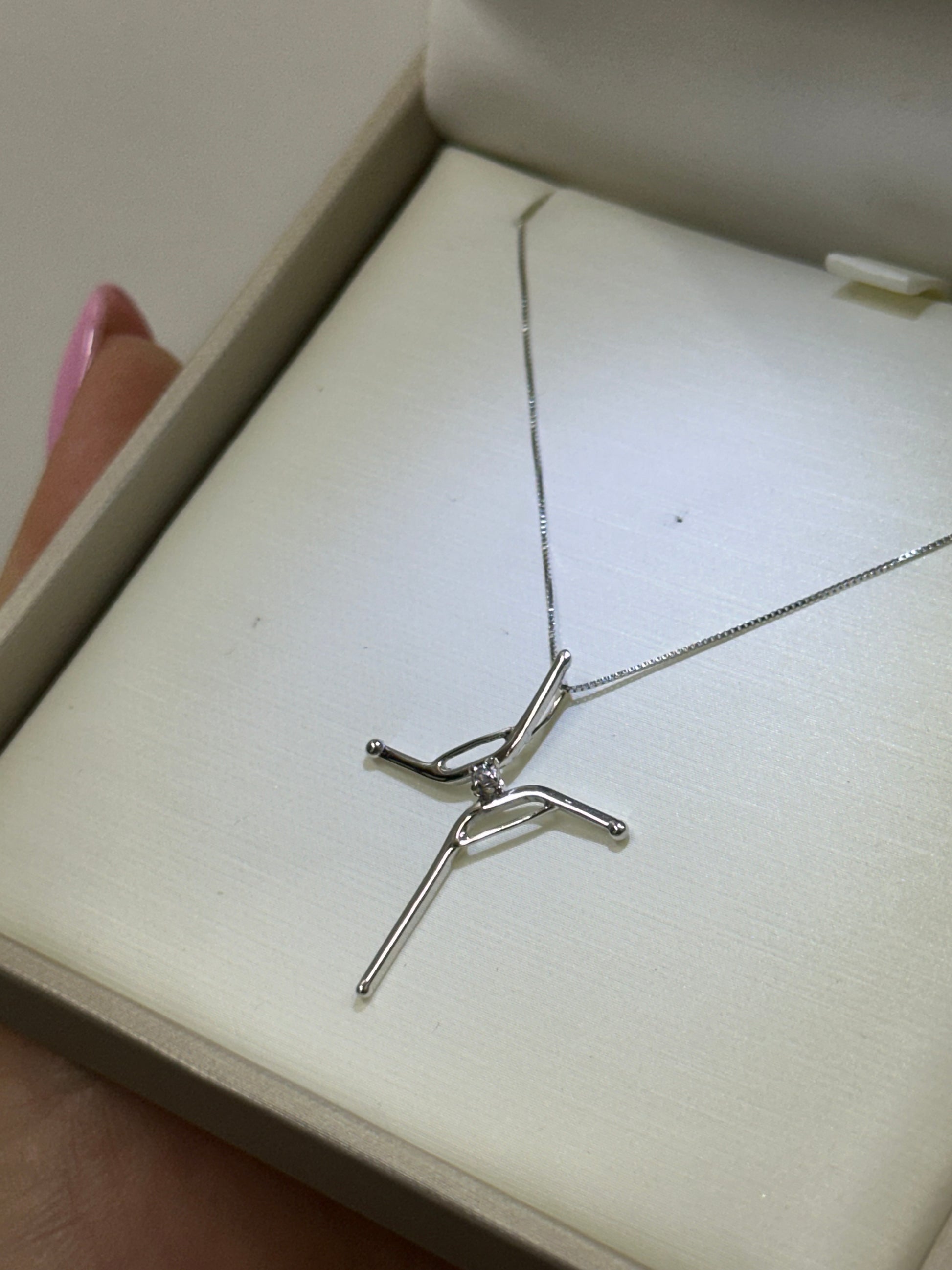 COLLANA CON CROCE E DIAMANTI