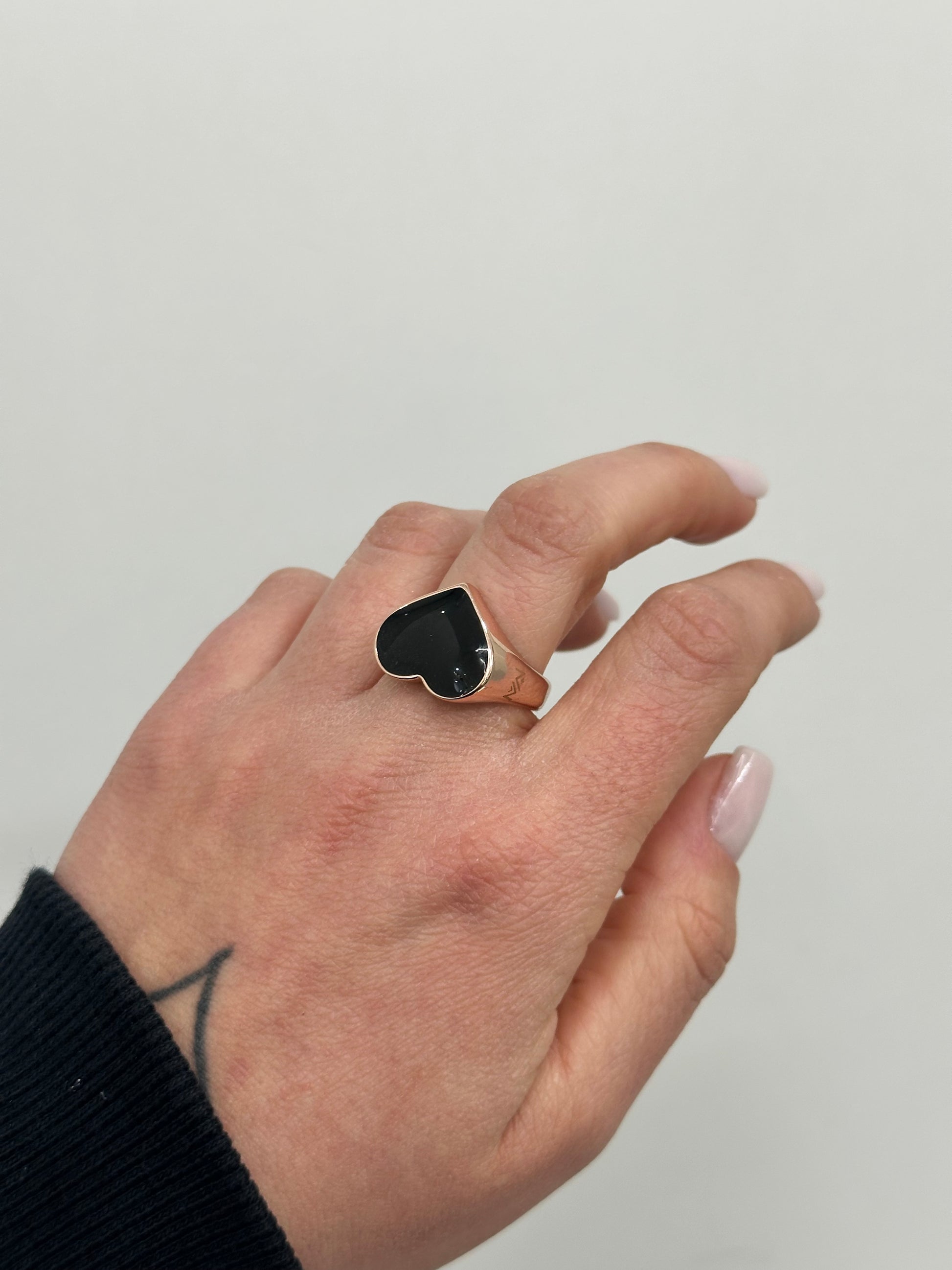 ANELLO CUORE SMALTATO NERO