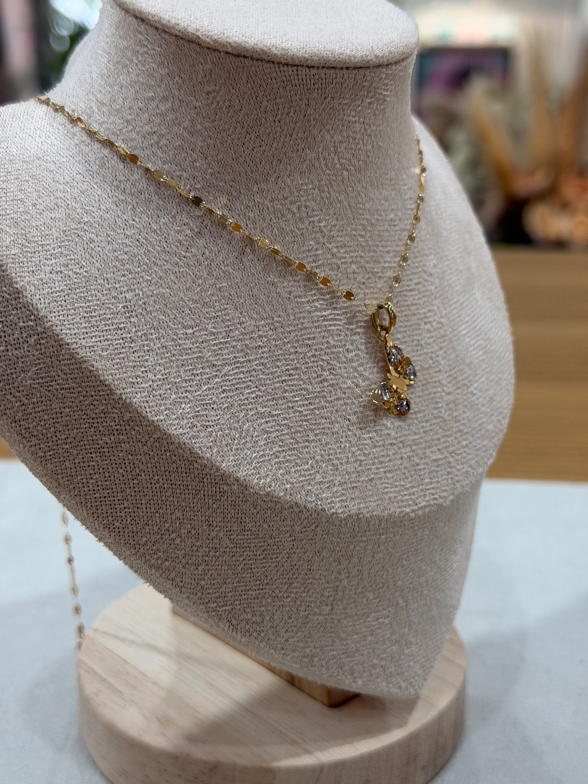 COLLANA ORO 18KT CON CIONDOLO FARFALLA