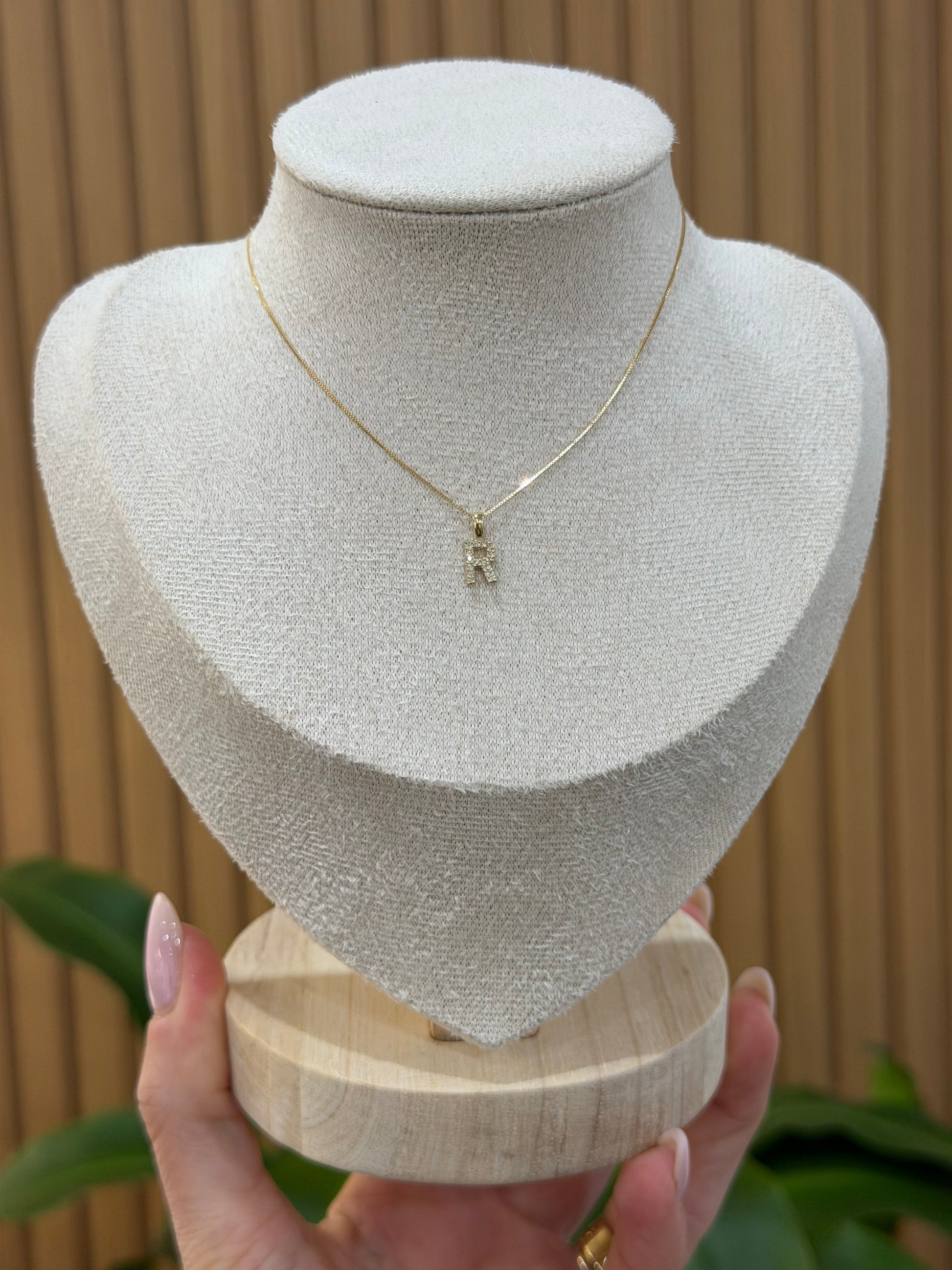 COLLANA INIZIALE R ORO 9 CARATI CON DIAMANTINI