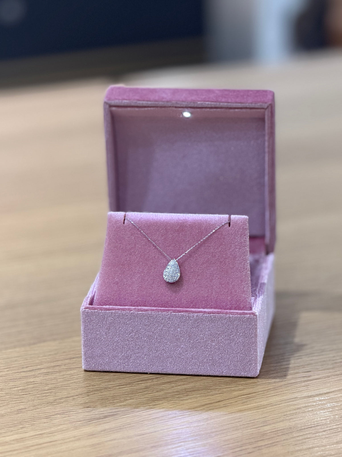 COLLANA ORO 18KT GOCCIA CON DIAMANTI