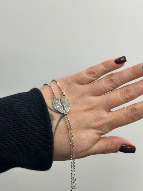 2 BRACCIALI CHE FORMANO UN CUORE