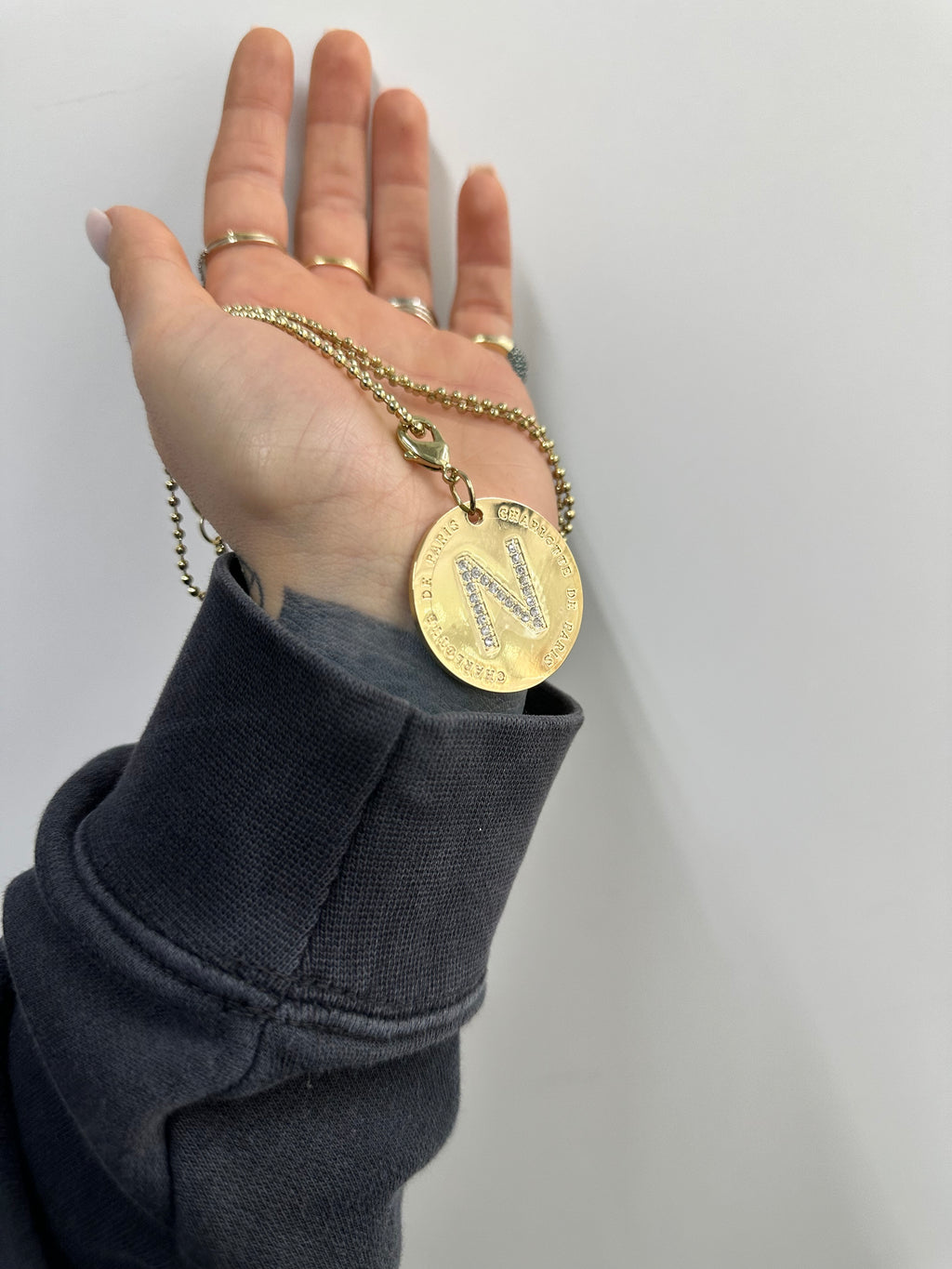 COLLANA INIZIALE IN ACCIAIO CON DORATURA LETTERA N