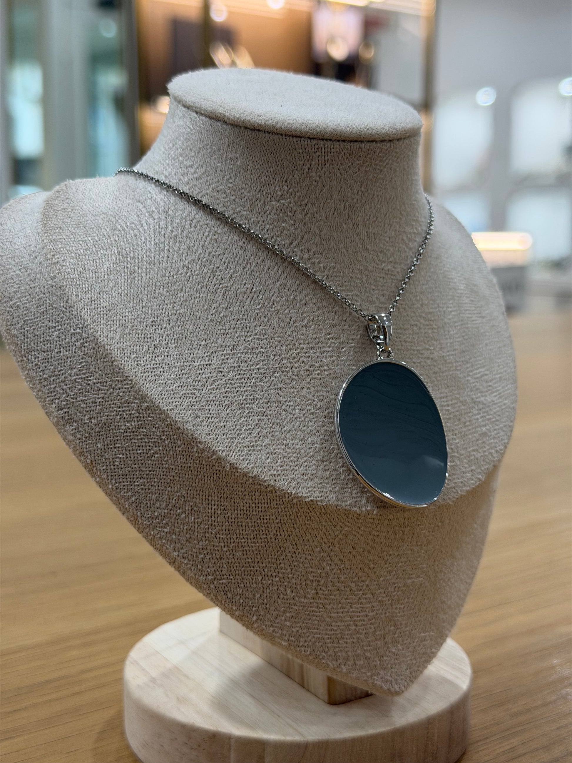 COLLANA MEDAGLIONE SMALTATO GREY MEWO