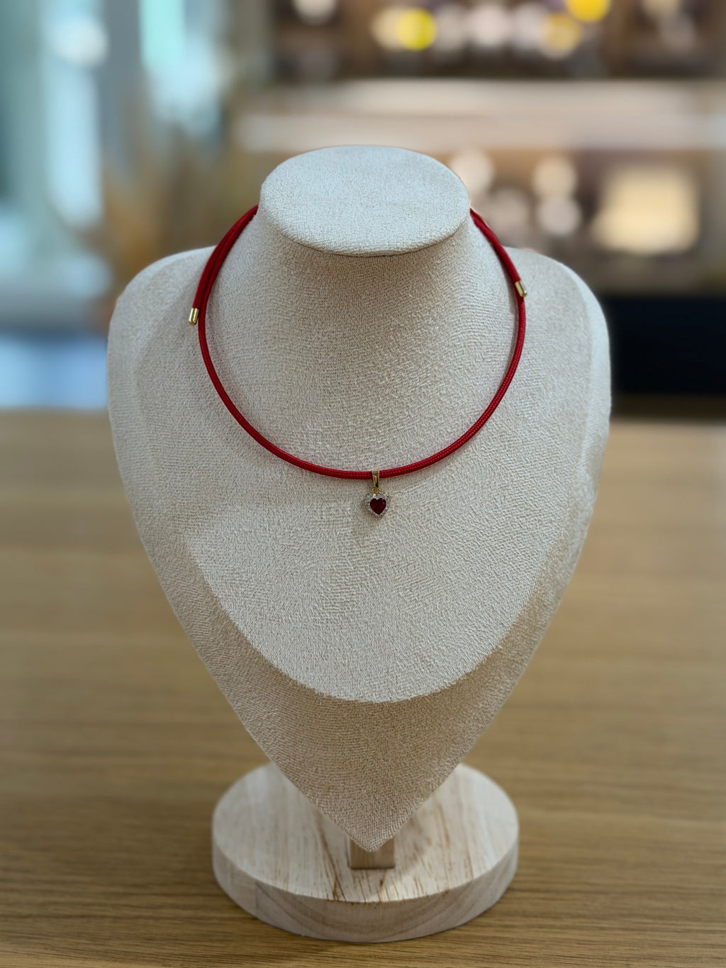 CHOKER ROSSO CALAMITA CON CUORE ORO 18KT
