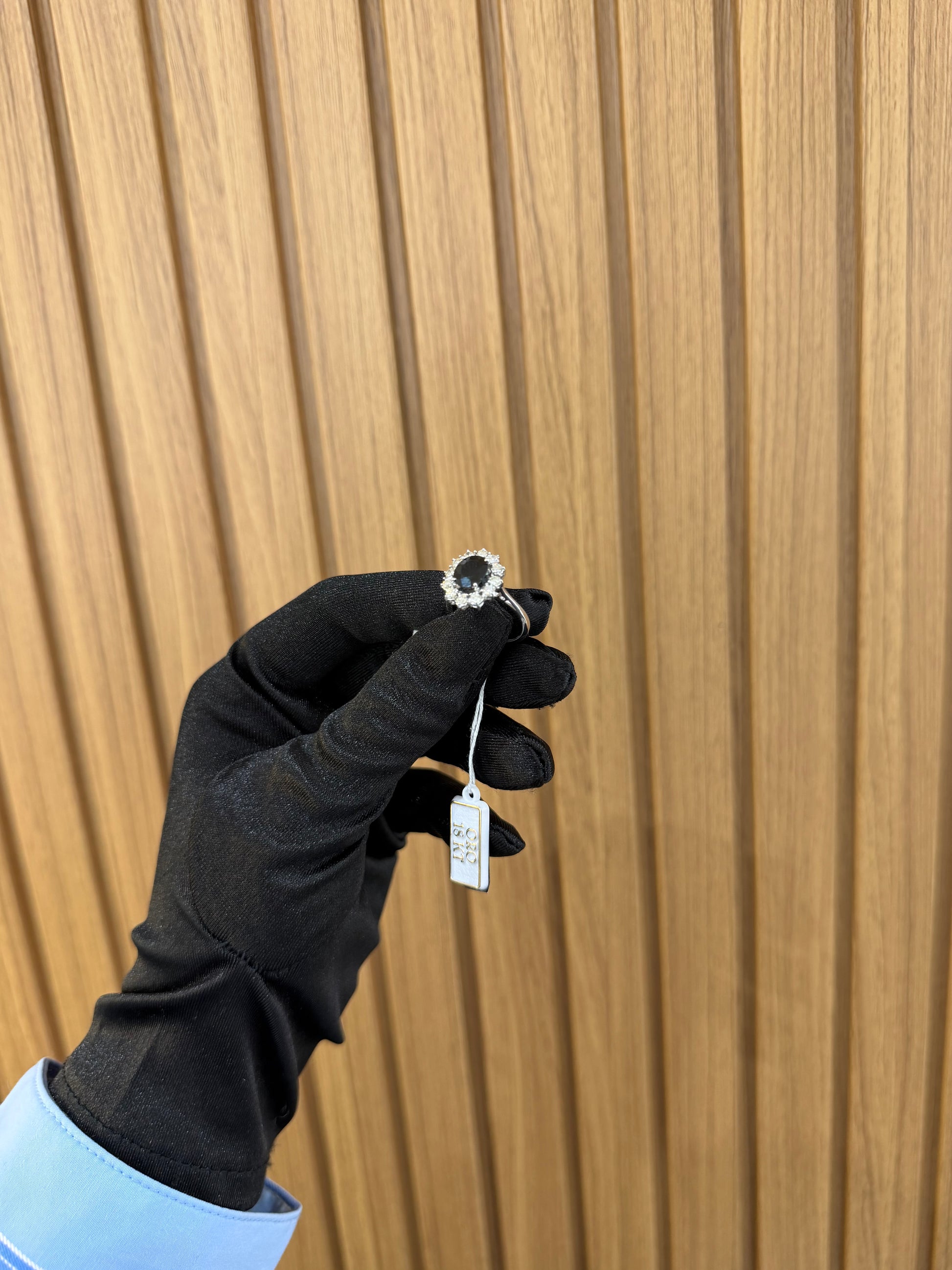 ANELLO ORO 18KT CON DIAMANTI E ZAFFIRO BLU