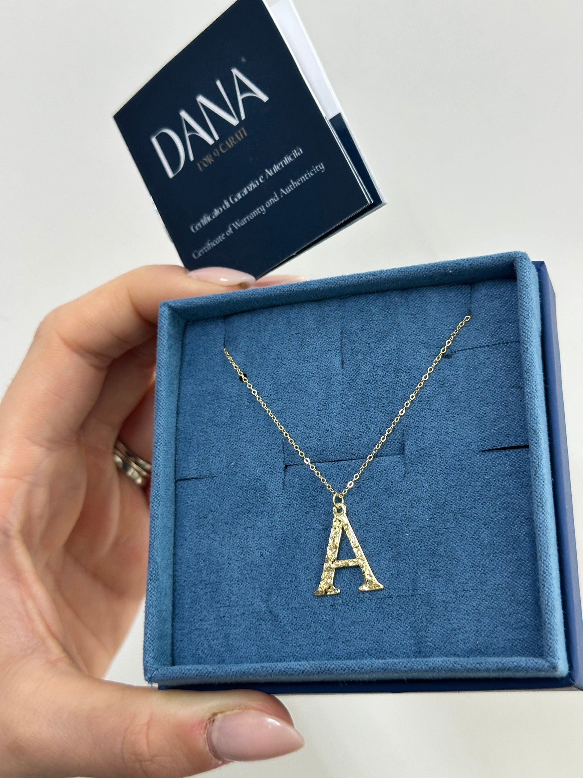 COLLANA INIZIALE A ORO 9 CARATI