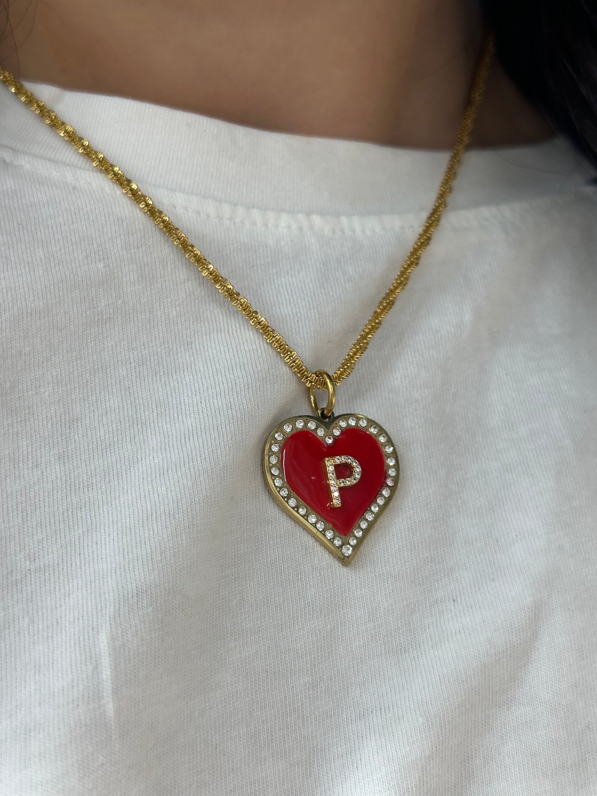COLLANA CON CUORE SMALTATO LETTERA P
