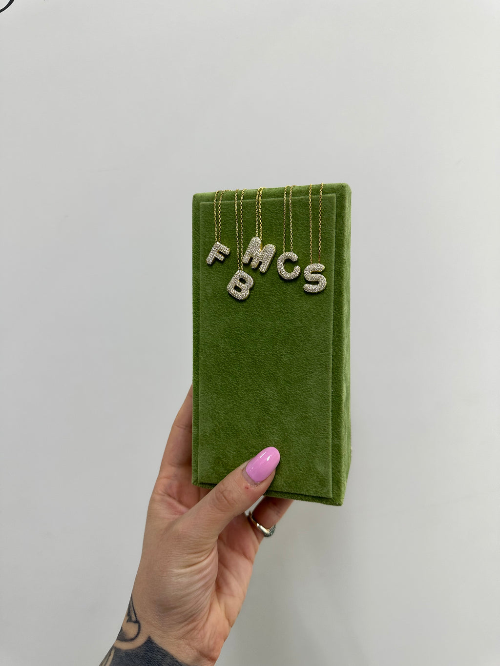 COLLANA INIZIALE BOMBATA ZIRCONATA IN ARGENTO