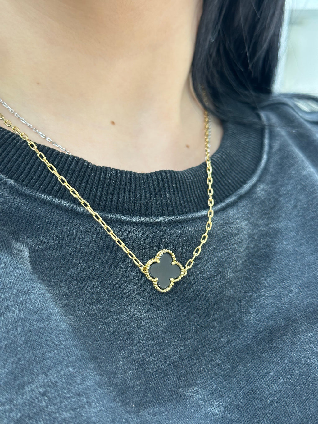 COLLANA QUADRIFOGLIO PIETRA NERA