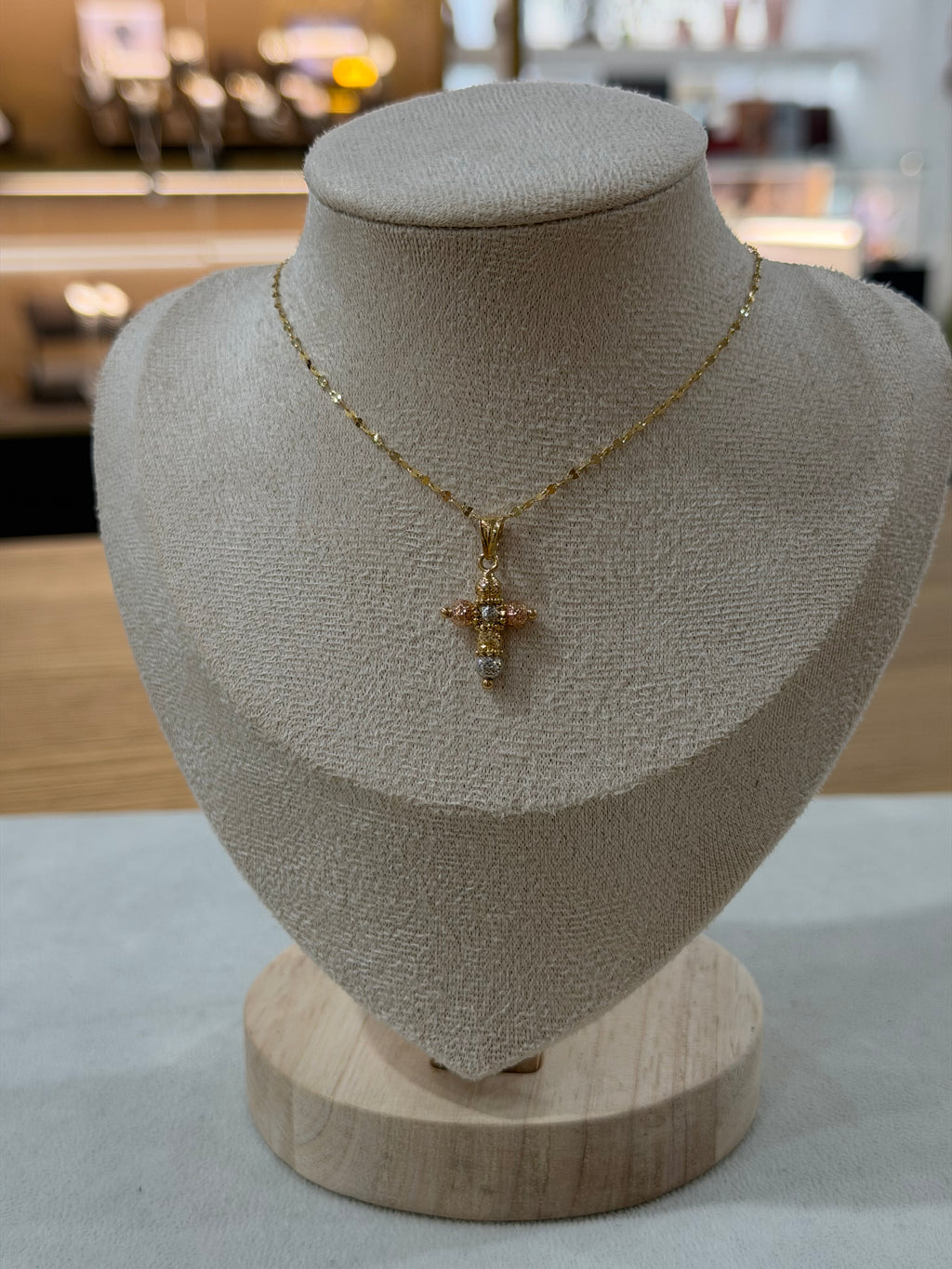 COLLANA IN ORO 18KT CON CROCE MILLE LUCI