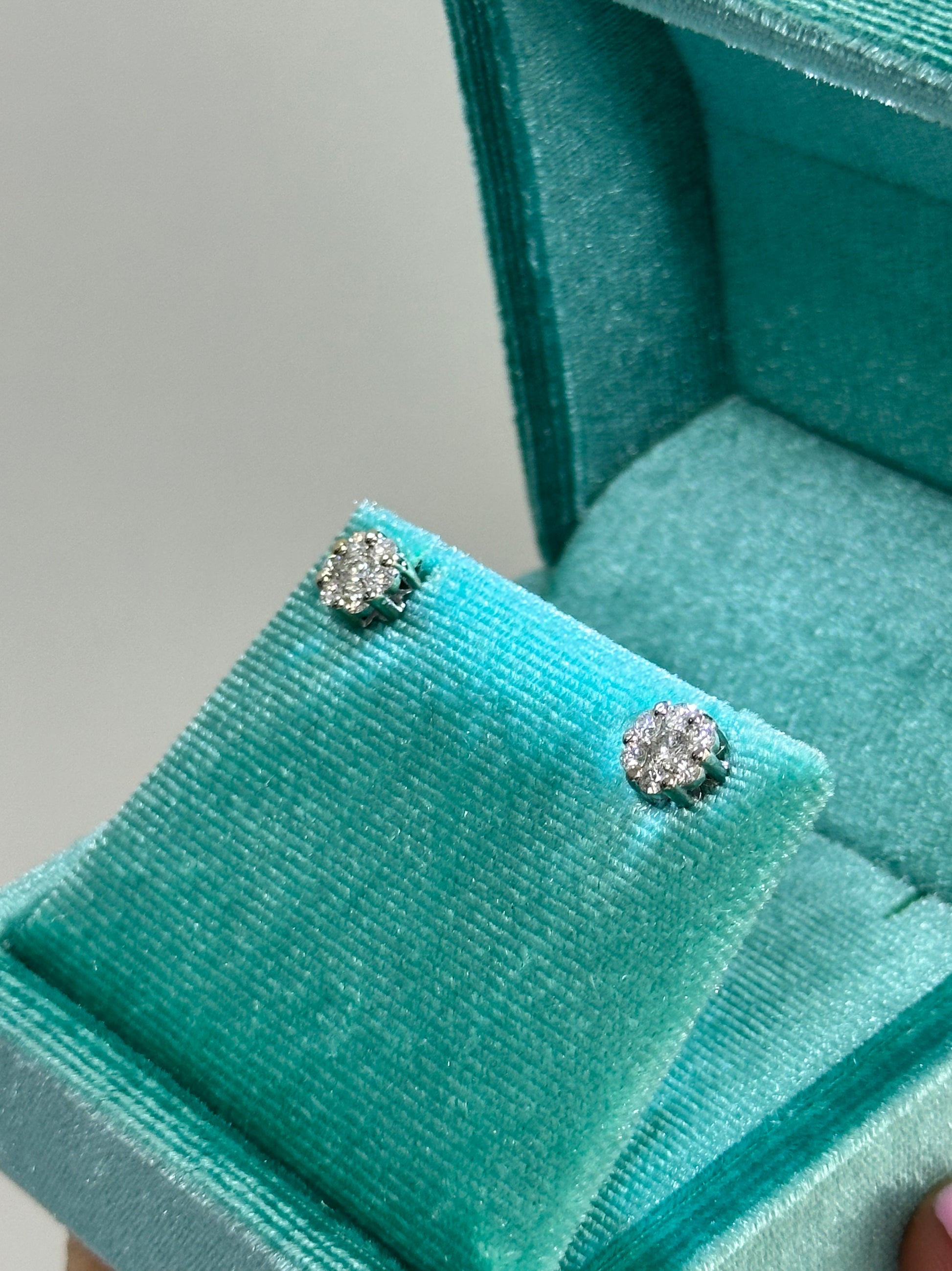 ORECCHINI PUNTO LUCE CON DIAMANTI