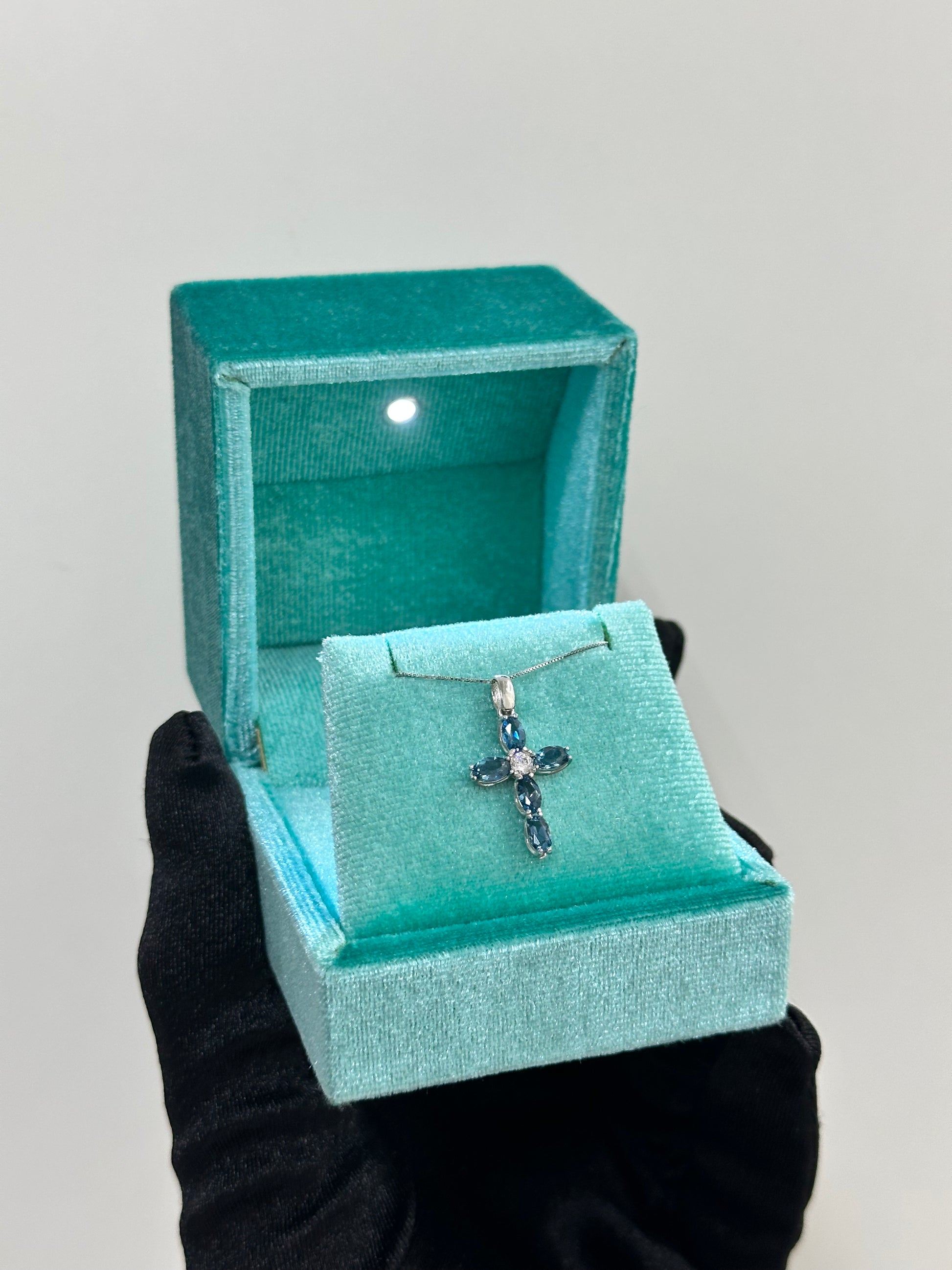 COLLANA CON CROCE ORO 18KT