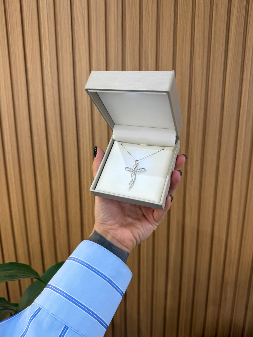 COLLANA ORO 18KT CROCE CON DIAMANTI
