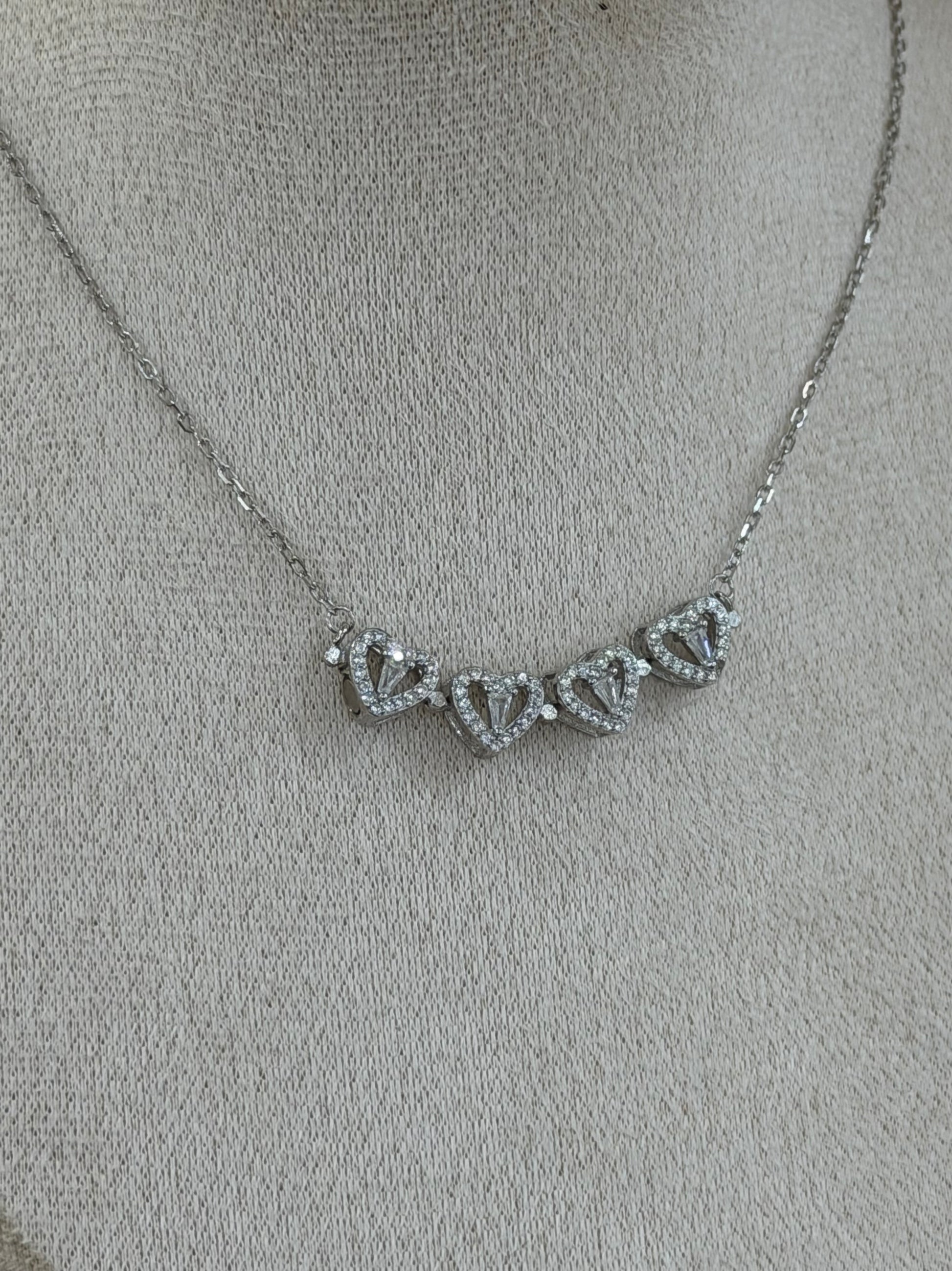 COLLANA MULTIFUNZIONE QUADRIFOGLIO