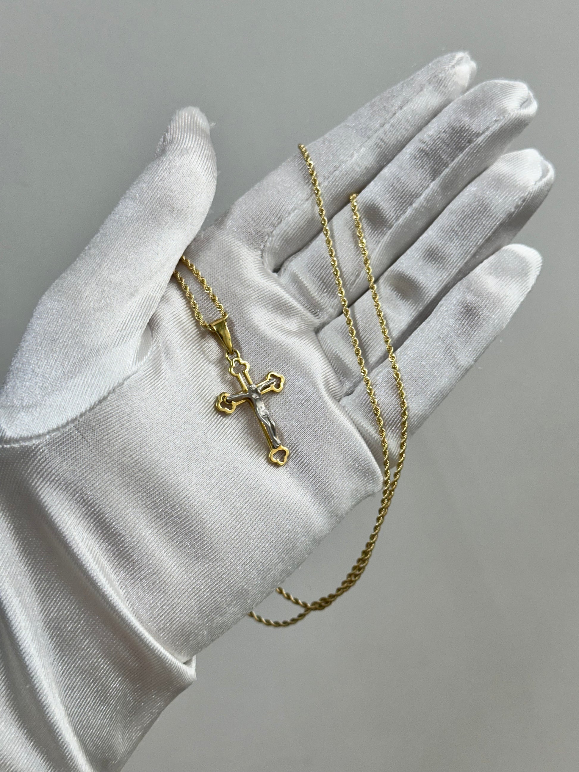 COLLANA CON CROCE E LASER ORO 18KT