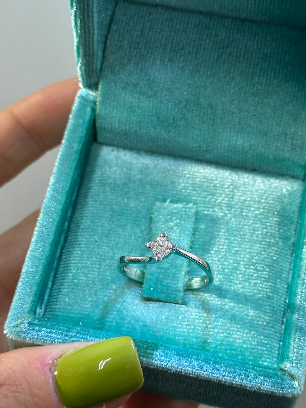 ANELLO SOLITARIO ORO 18KT