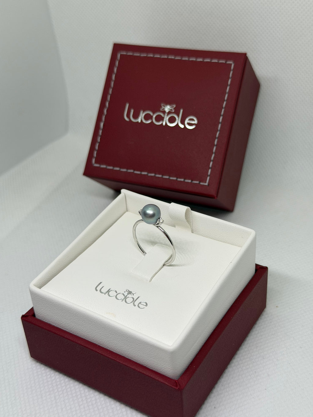 ANELLO ORO 9 CARATI CON PERLA TAHITI E DIAMANTI LUCCIOLE