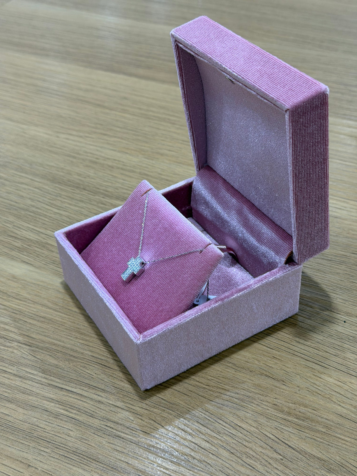 COLLANA ORO 18KT CROCE CON DIAMANTI CLASSIC