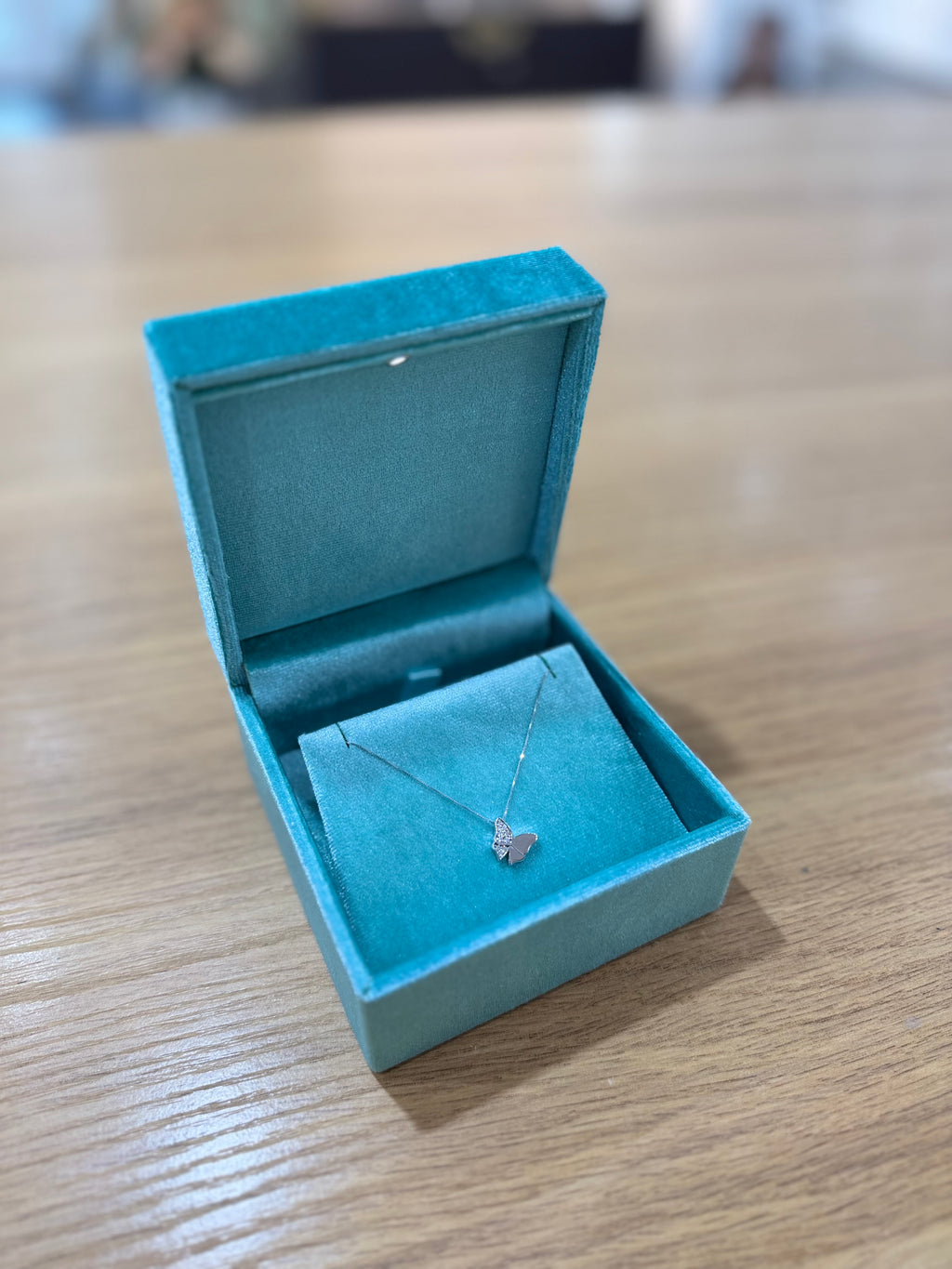 COLLANA ORO 18KT FARFALLA CON DIAMANTI LUCCIOLE