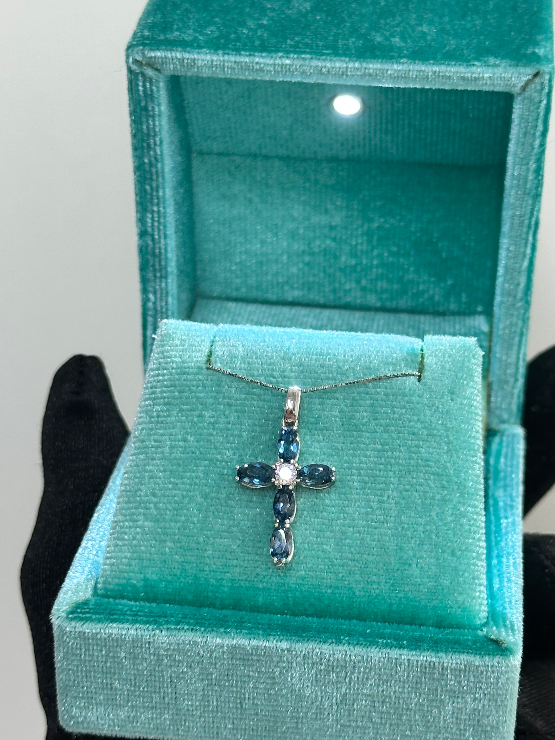 COLLANA CON CROCE ORO 18KT
