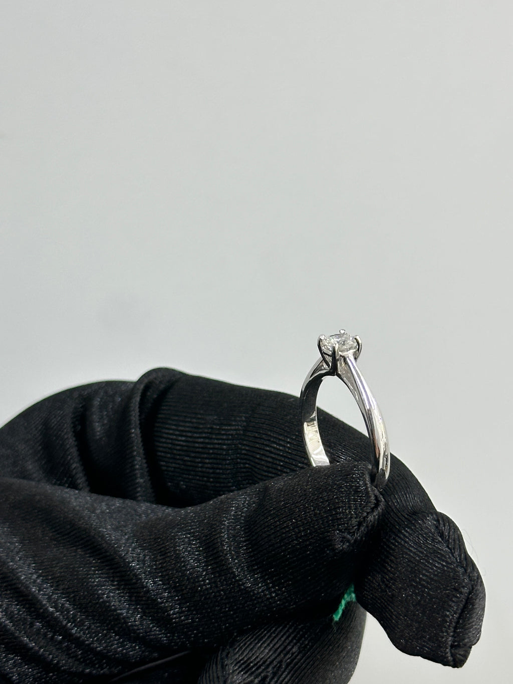 ANELLO SOLITARIO ORO 18KT CON DIAMANTE