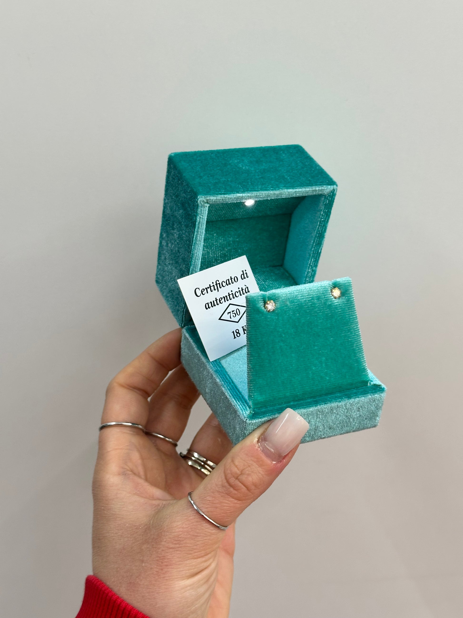 ORECCHINI PUNTO LUCE ORO 18KT