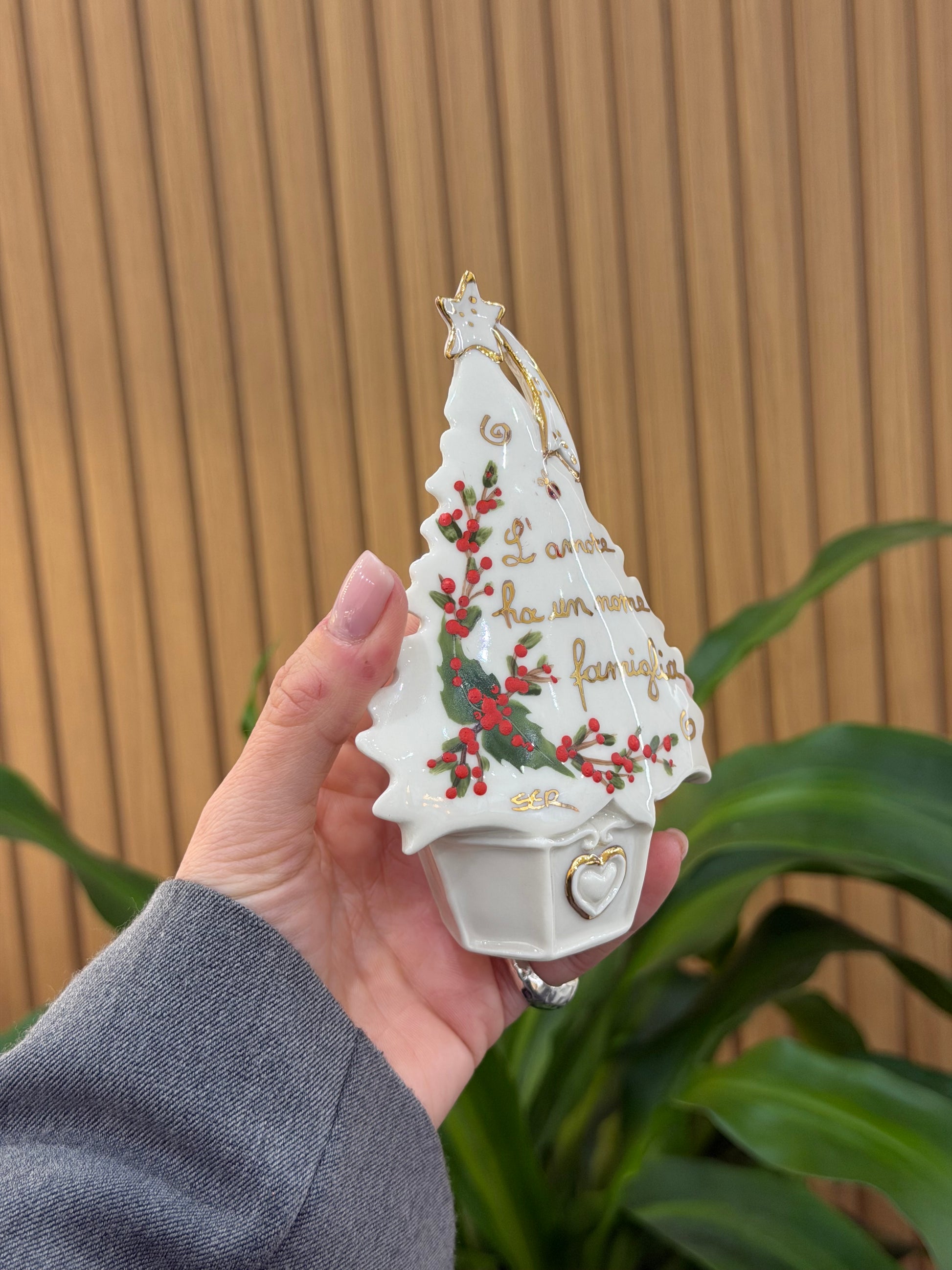 ALBERELLO FAMIGLIA CERAMICA DI CAPODIMONTE