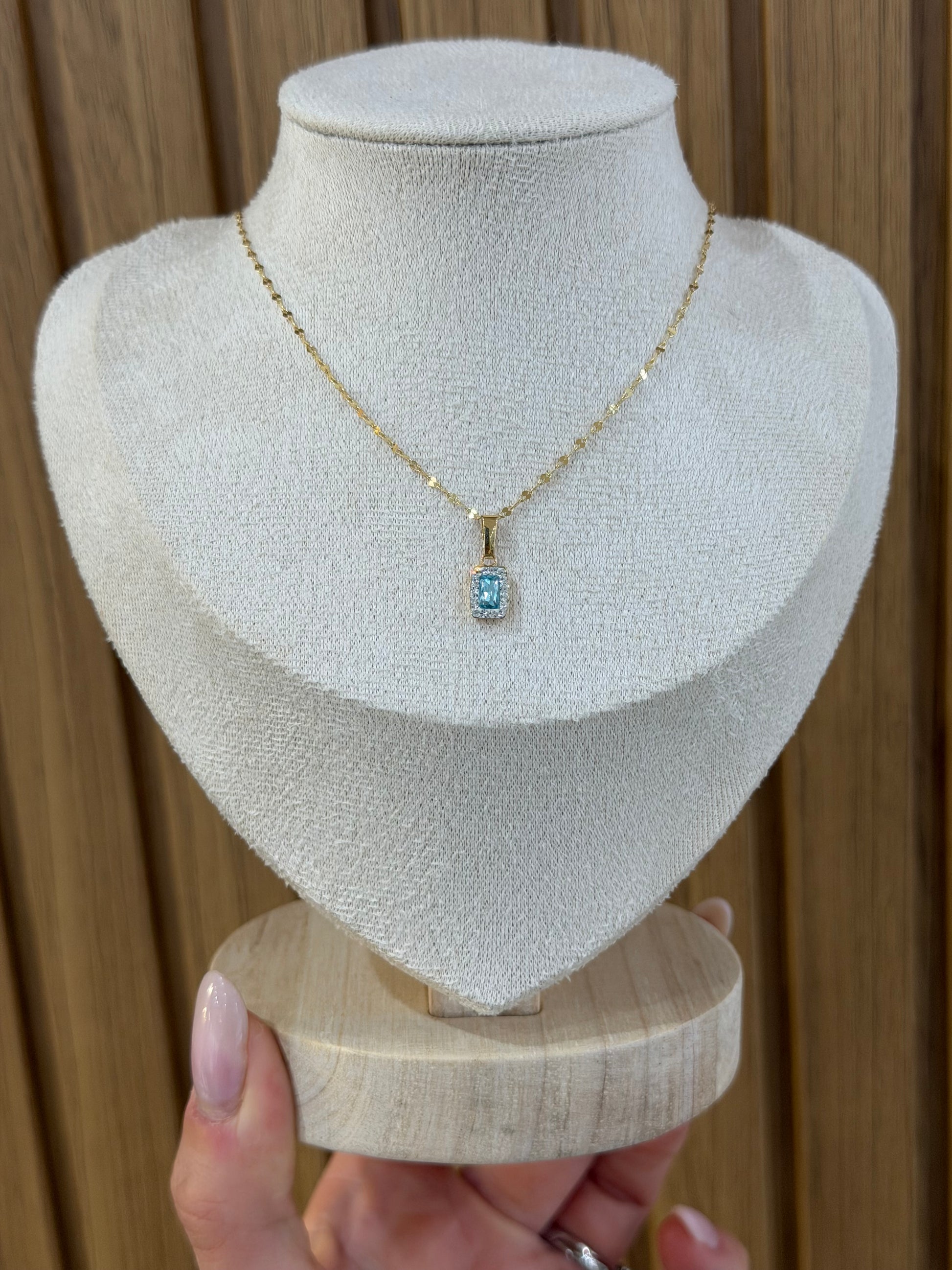 COLLANA ORO 18KT CON CIONDOLO SQUARE