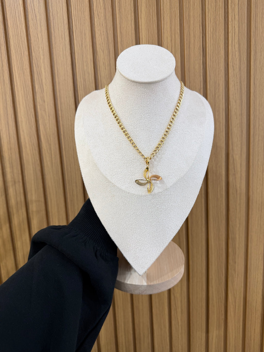 COLLANA GRUMETTA ORO 18KT CON FIORE