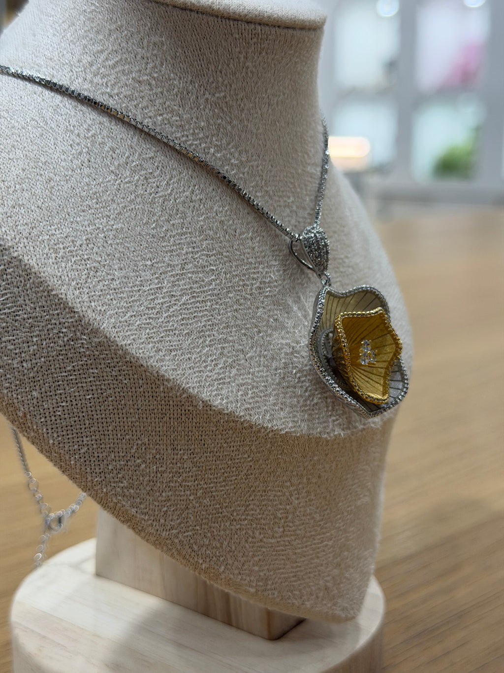 COLLANA FIORE MEWO