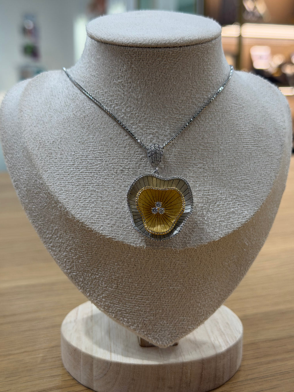 COLLANA FIORE MEWO