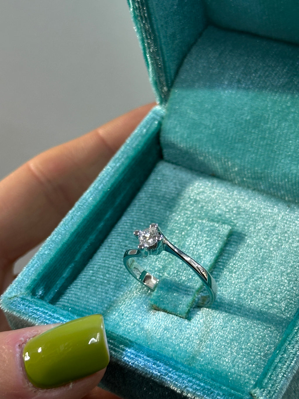 ANELLO SOLITARIO ORO 18KT
