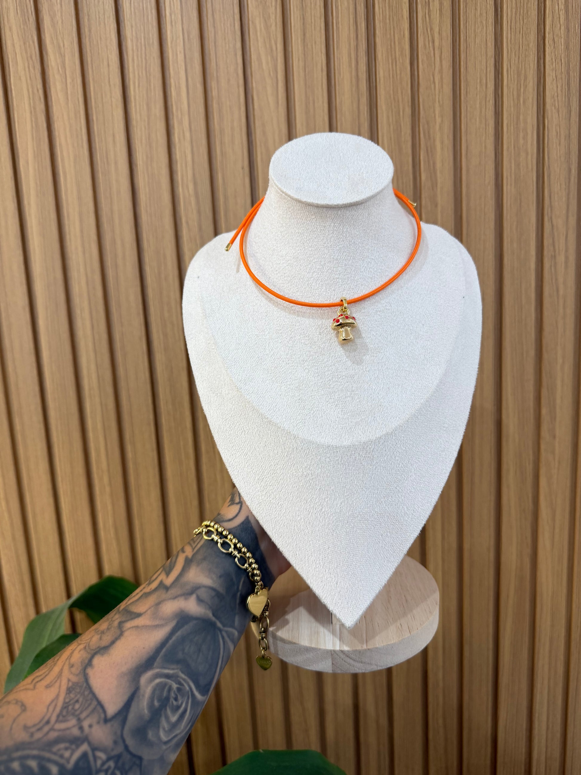 COLLANA CALAMITA CON CIONDOLO FUNGO ORO 18KT