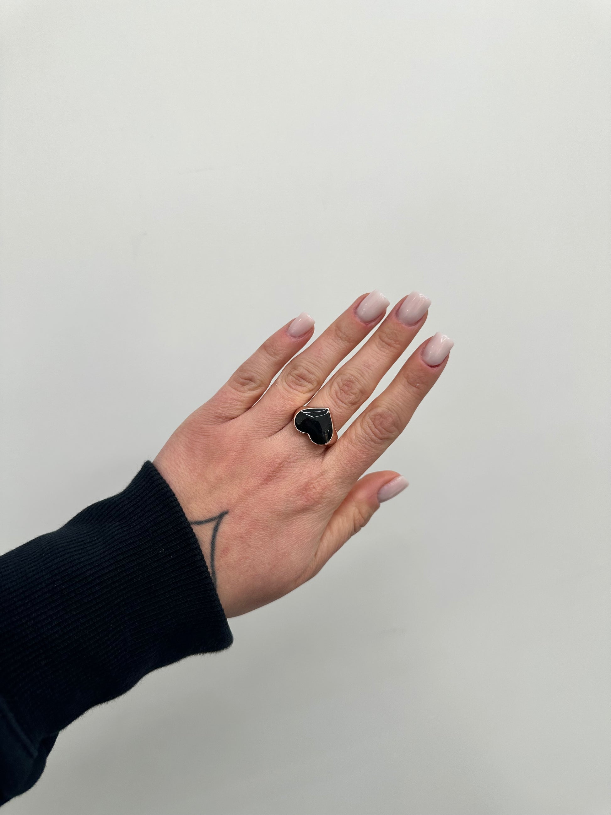 ANELLO CUORE SMALTATO NERO