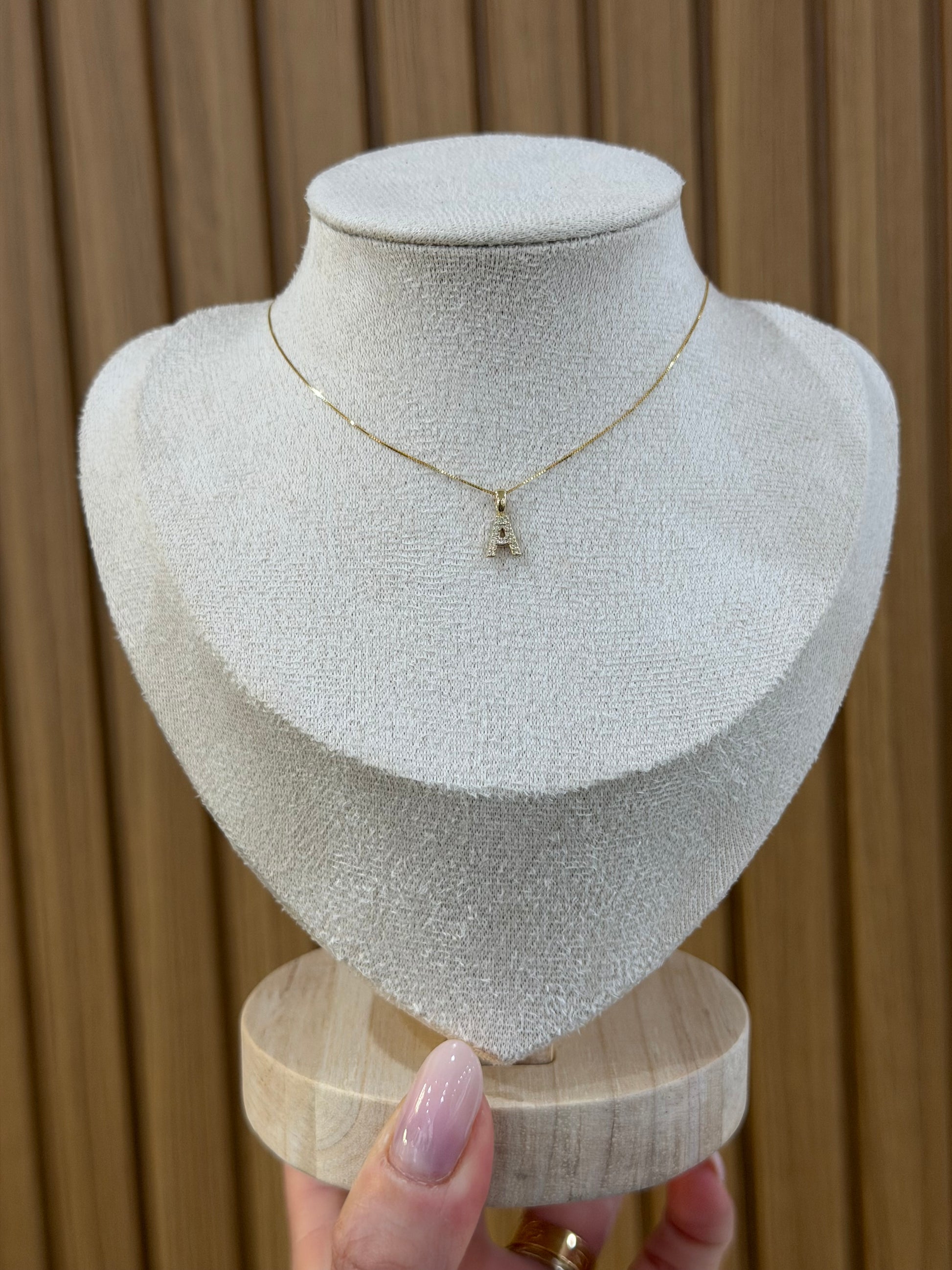 COLLANA INIZIALE A ORO 9 CARATI CON DIAMANTINI