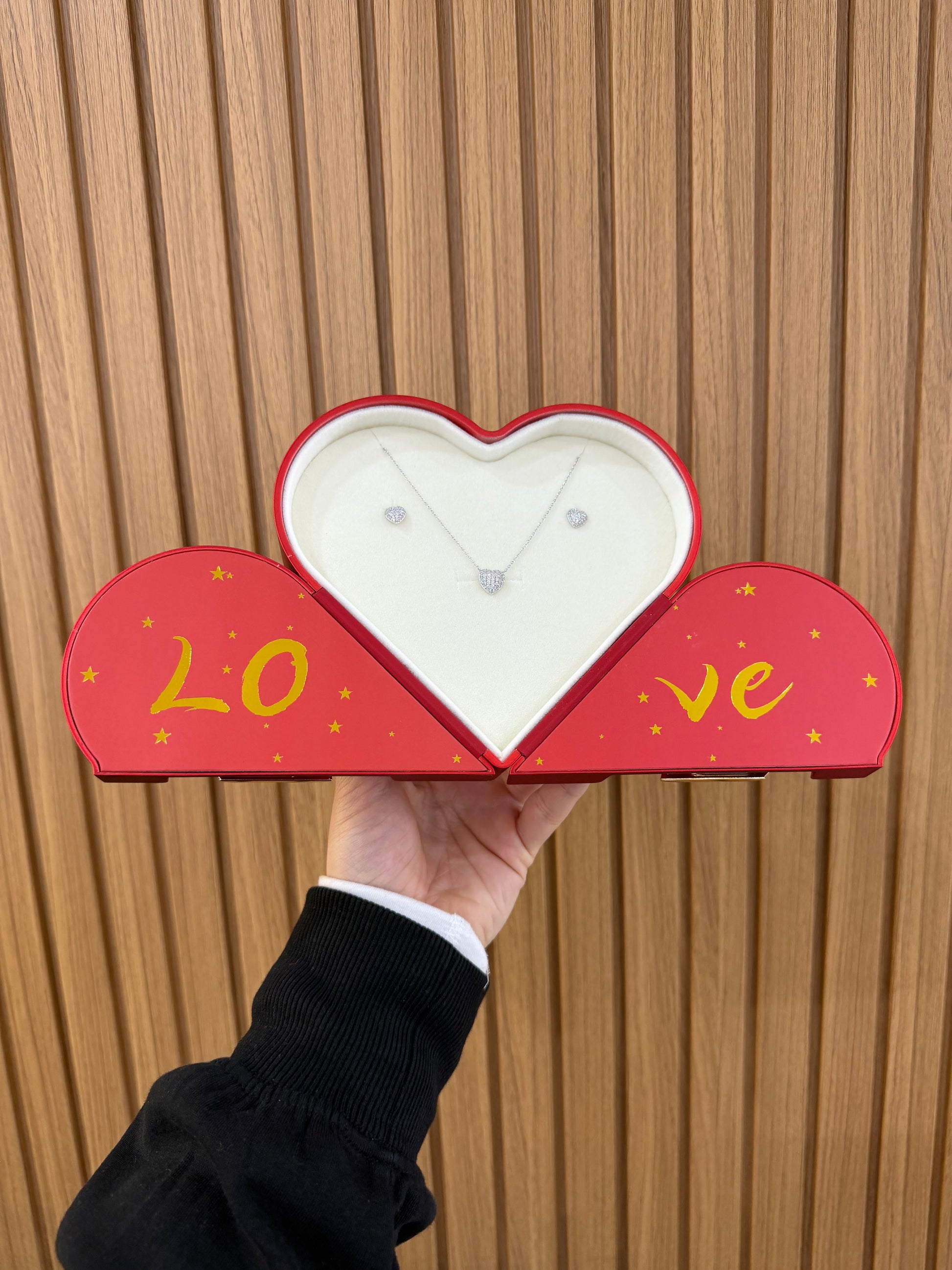 BOX HEART CON COMPLETO CUORICINI ZIRCONATI MORELLATO