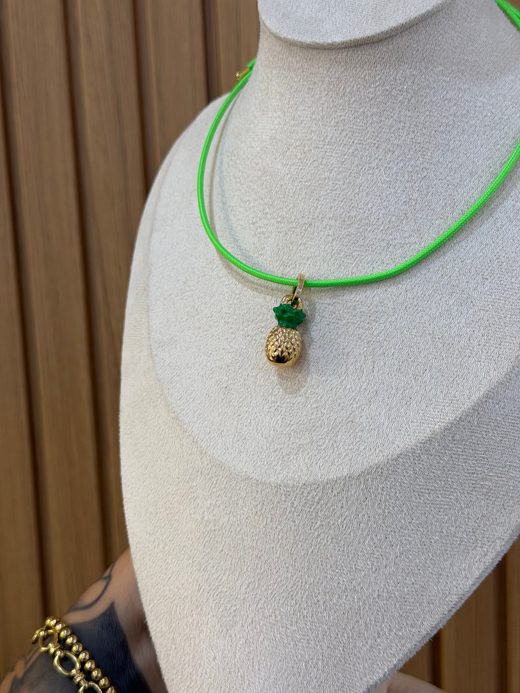 COLLANA CALAMITA CON CIONDOLO ANANAS ORO 18KT