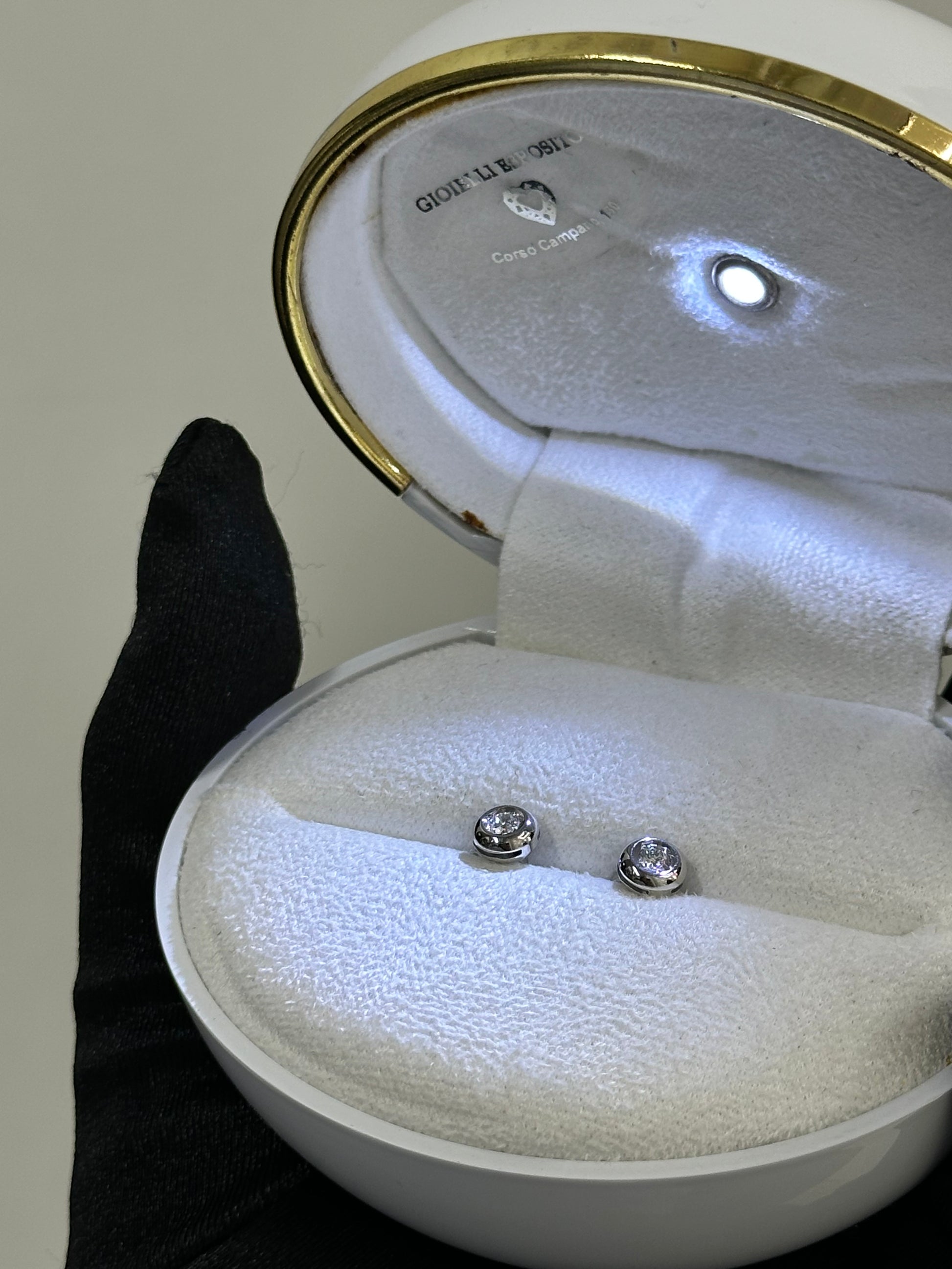 ORECCHINI PUNTO LUCE CON DIAMANTI