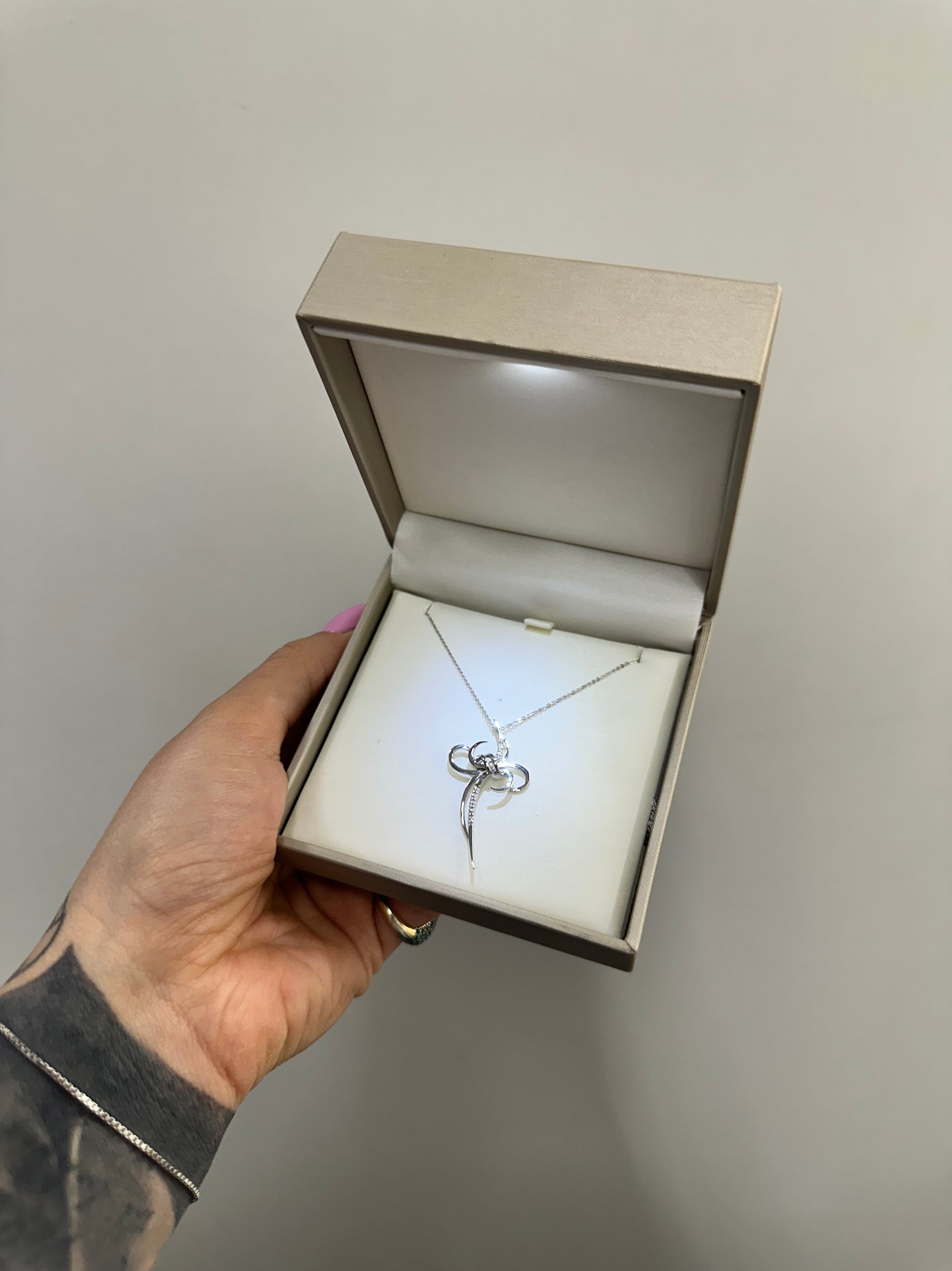 COLLANA CON CROCE ORO 18KT E DIAMANTI