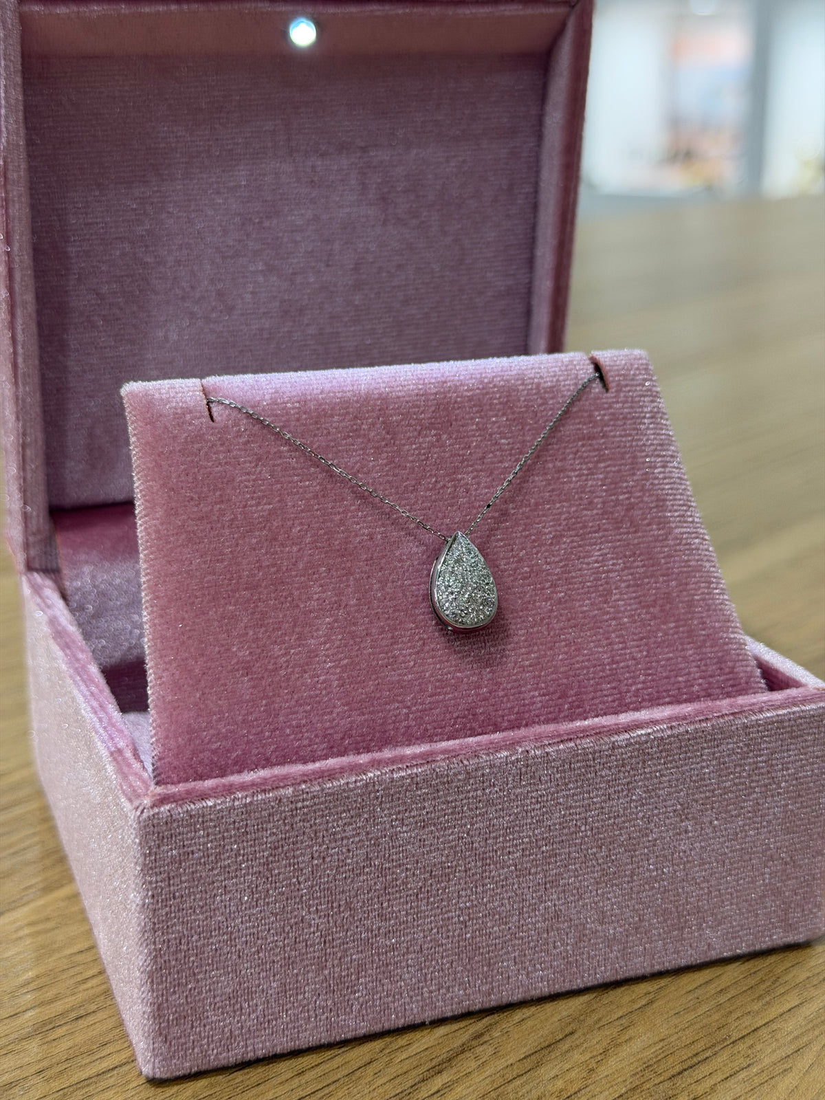COLLANA ORO 18KT GOCCIA CON DIAMANTI