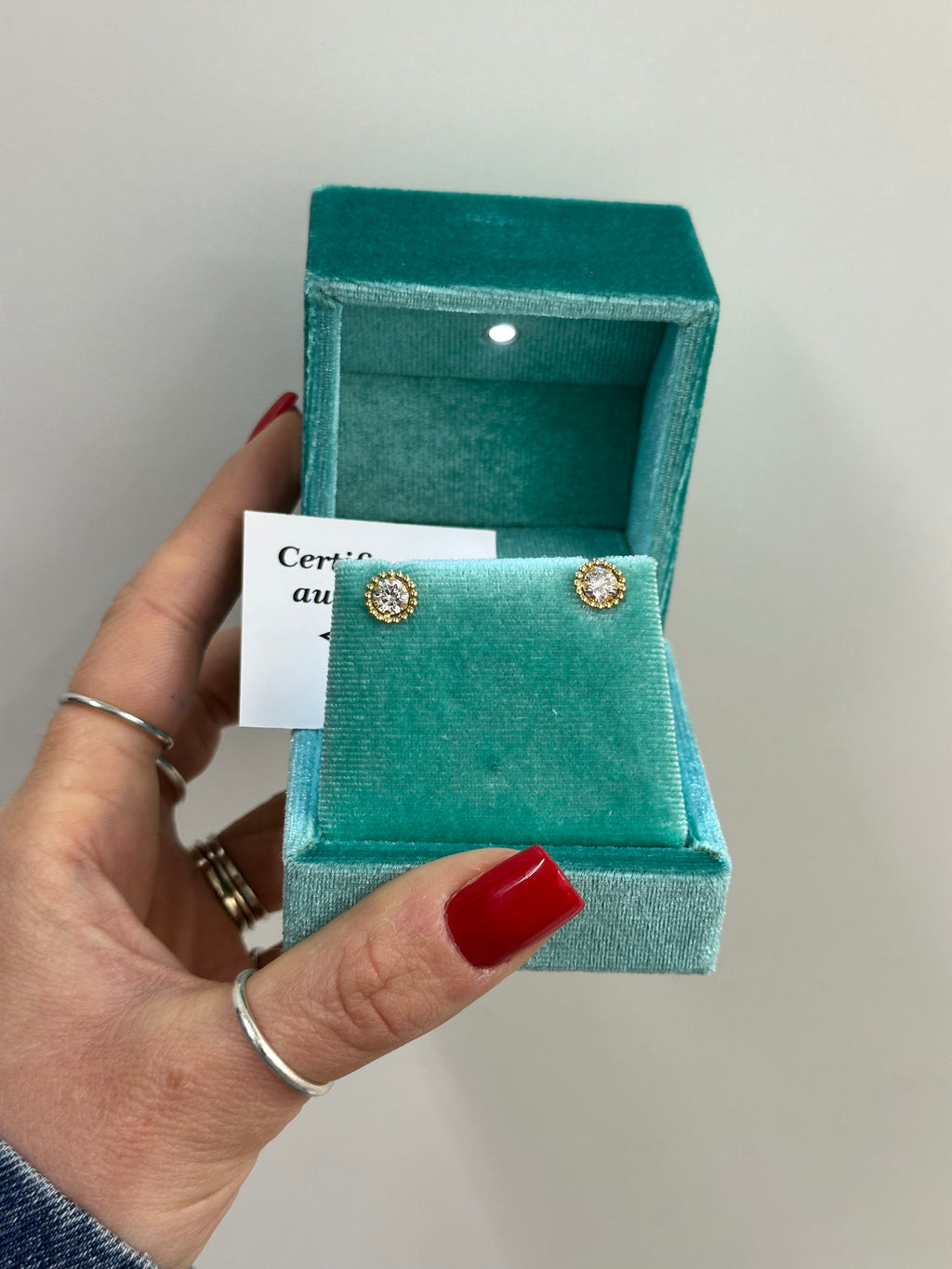 ORECCHINI PUNTO LUCE ORO 18KT